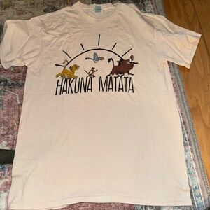 Lion King Hakuna Matata Disney animal characters print short sleeve T shirt Sz M